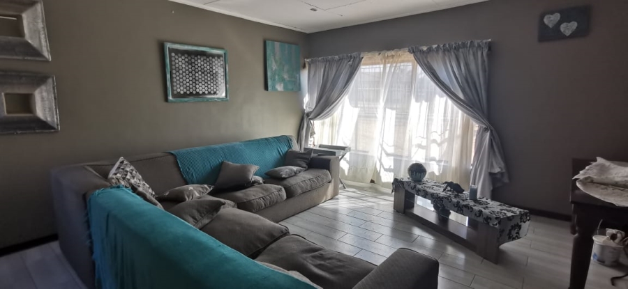 6 Bedroom Property for Sale in Pioneer Park KwaZulu-Natal