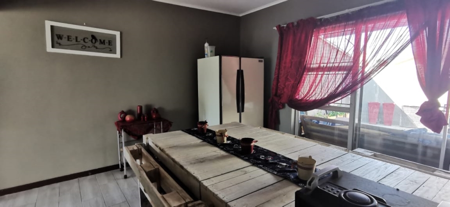 6 Bedroom Property for Sale in Pioneer Park KwaZulu-Natal