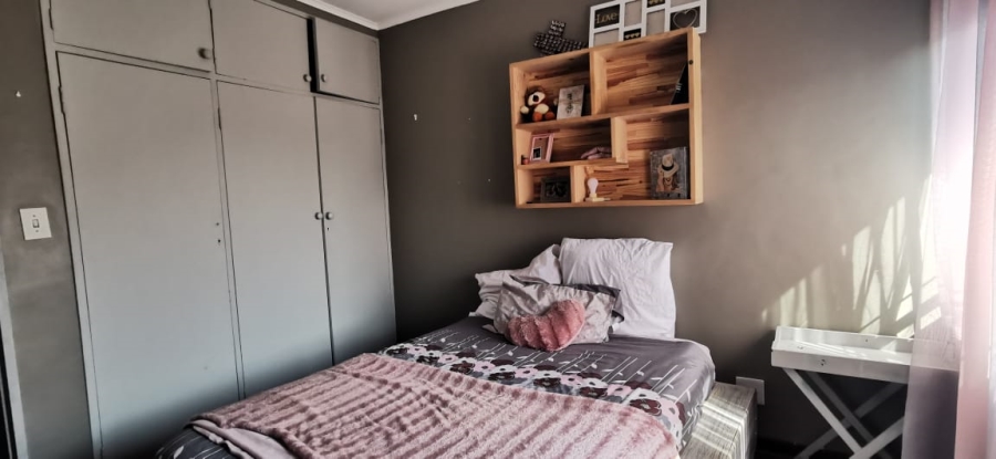 6 Bedroom Property for Sale in Pioneer Park KwaZulu-Natal