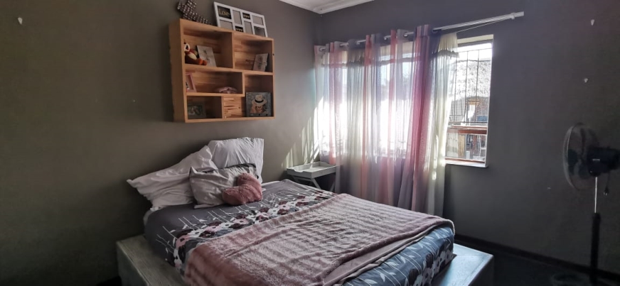 6 Bedroom Property for Sale in Pioneer Park KwaZulu-Natal