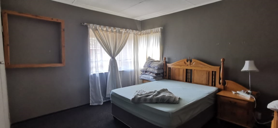 6 Bedroom Property for Sale in Pioneer Park KwaZulu-Natal