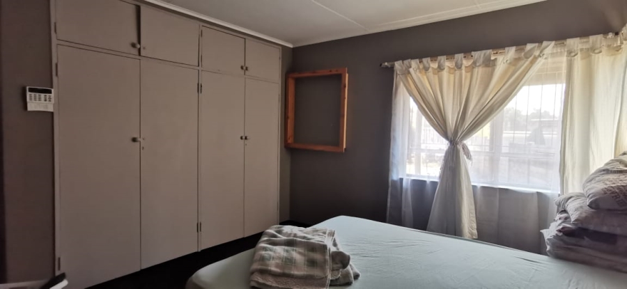 6 Bedroom Property for Sale in Pioneer Park KwaZulu-Natal