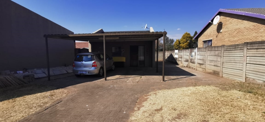 6 Bedroom Property for Sale in Pioneer Park KwaZulu-Natal