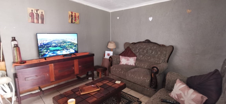 6 Bedroom Property for Sale in Pioneer Park KwaZulu-Natal