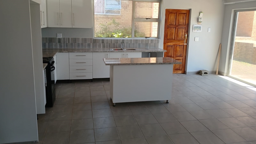 To Let 2 Bedroom Property for Rent in Margate KwaZulu-Natal