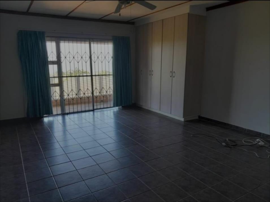 To Let 4 Bedroom Property for Rent in Margate KwaZulu-Natal