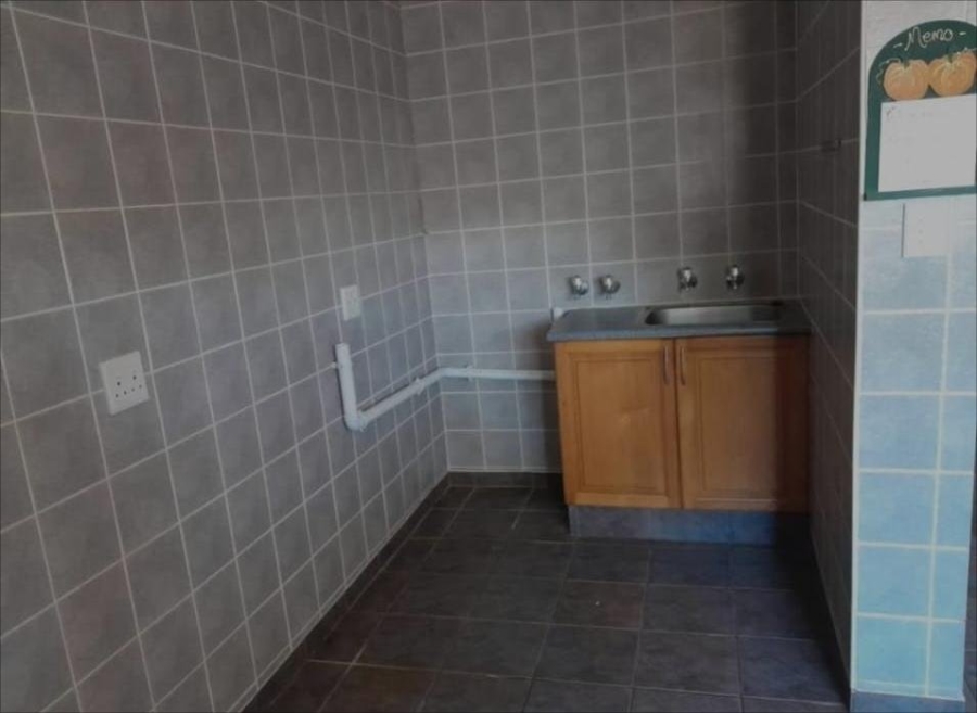 To Let 4 Bedroom Property for Rent in Margate KwaZulu-Natal