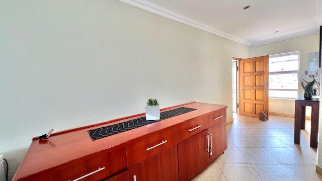3 Bedroom Property for Sale in Uvongo KwaZulu-Natal