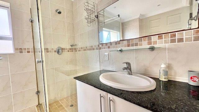 3 Bedroom Property for Sale in Uvongo KwaZulu-Natal
