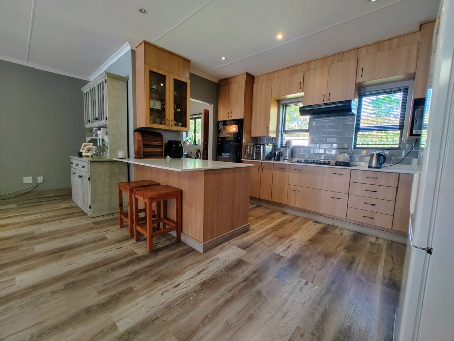 3 Bedroom Property for Sale in Schuinshoogte KwaZulu-Natal
