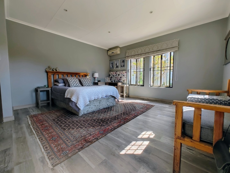 3 Bedroom Property for Sale in Schuinshoogte KwaZulu-Natal