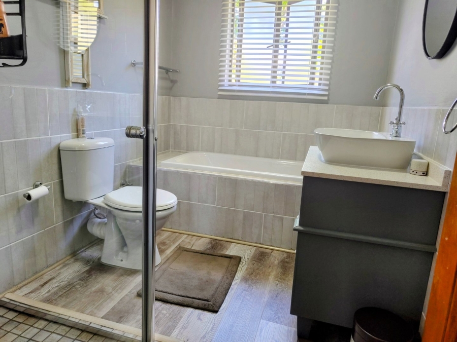 3 Bedroom Property for Sale in Schuinshoogte KwaZulu-Natal
