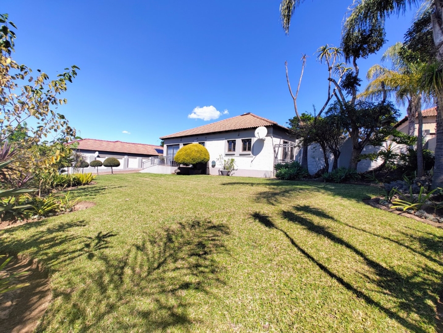 3 Bedroom Property for Sale in Schuinshoogte KwaZulu-Natal