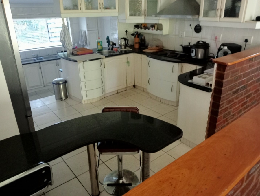 To Let 5 Bedroom Property for Rent in Woodside KwaZulu-Natal