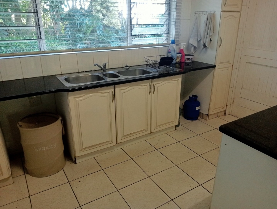To Let 5 Bedroom Property for Rent in Woodside KwaZulu-Natal