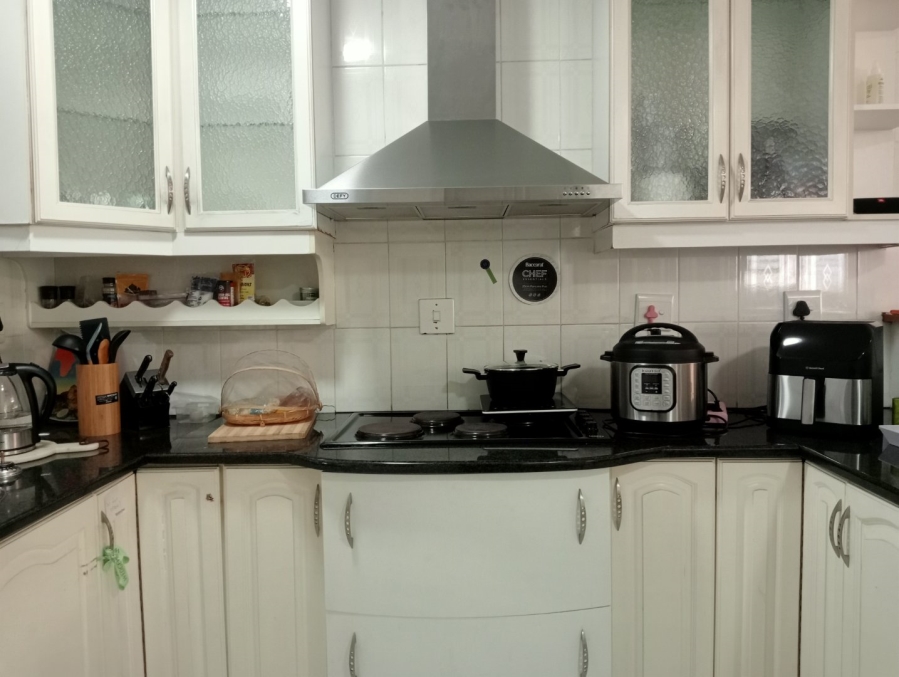 To Let 5 Bedroom Property for Rent in Woodside KwaZulu-Natal