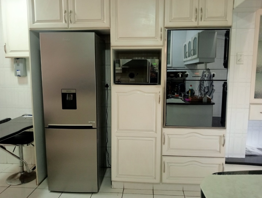 To Let 5 Bedroom Property for Rent in Woodside KwaZulu-Natal
