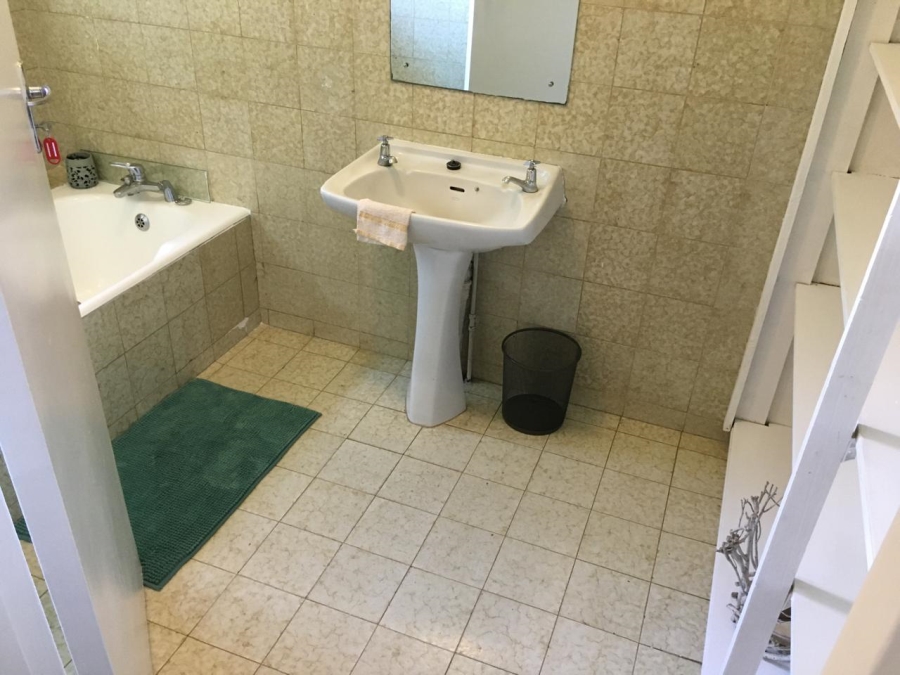 To Let 5 Bedroom Property for Rent in Woodside KwaZulu-Natal