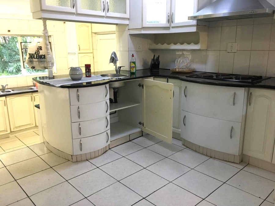To Let 5 Bedroom Property for Rent in Woodside KwaZulu-Natal