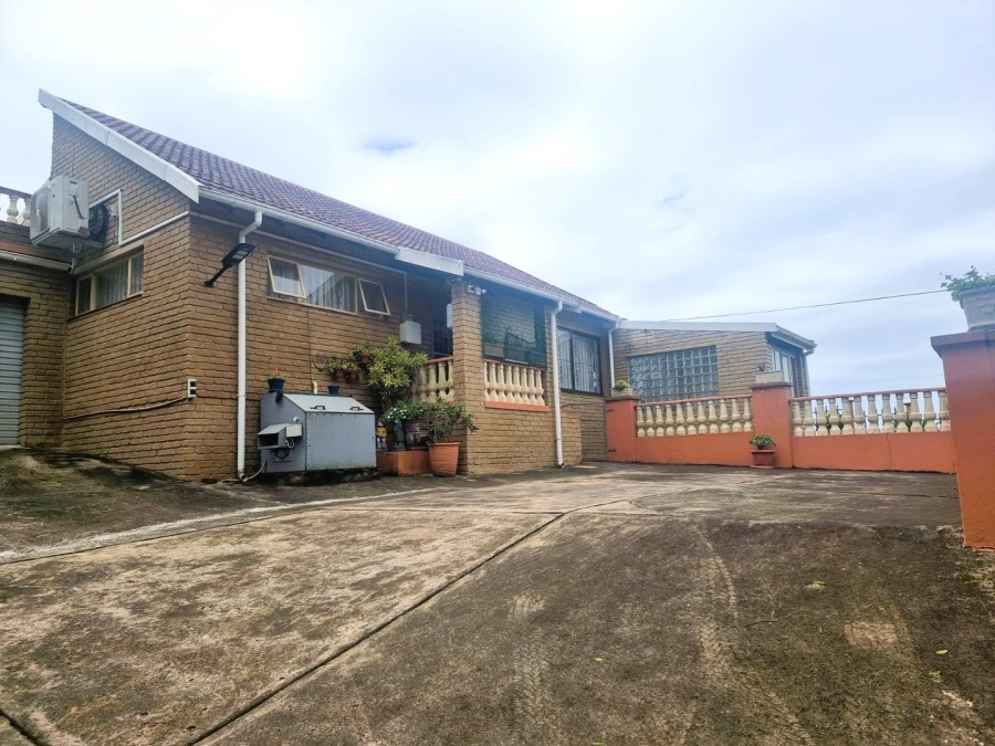 6 Bedroom Property for Sale in Southport KwaZulu-Natal