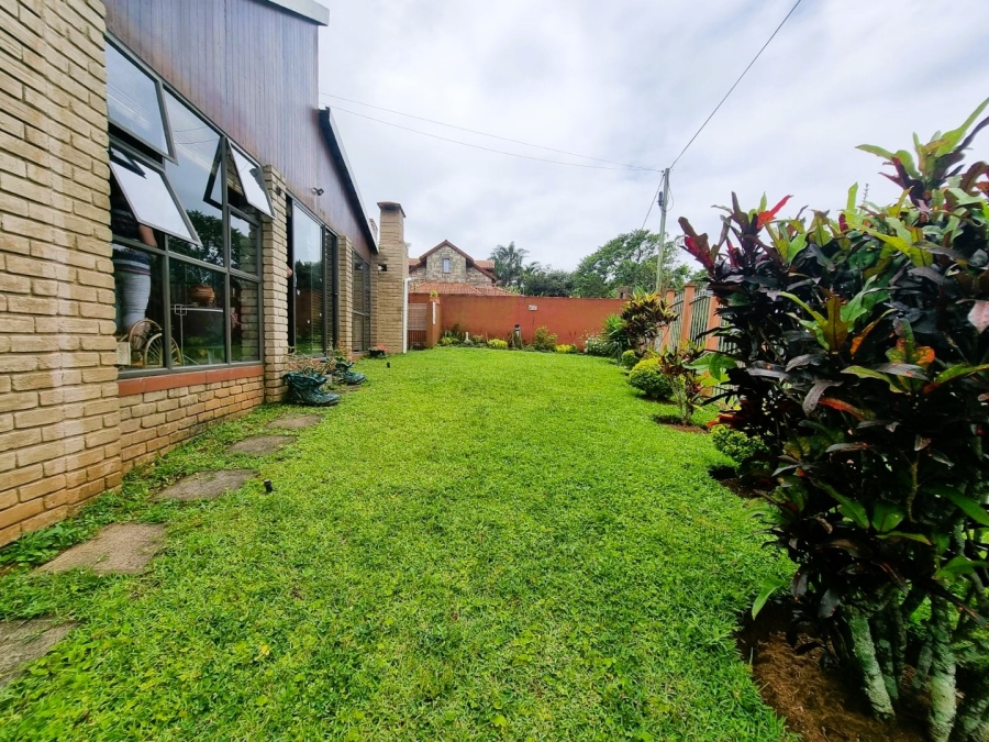 6 Bedroom Property for Sale in Southport KwaZulu-Natal