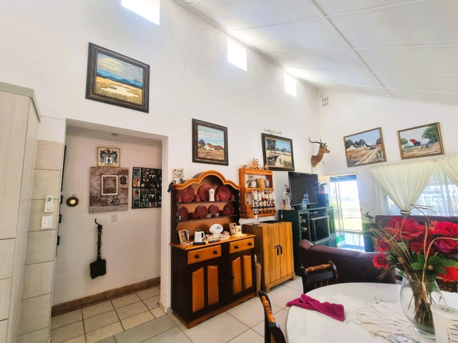 6 Bedroom Property for Sale in Southport KwaZulu-Natal