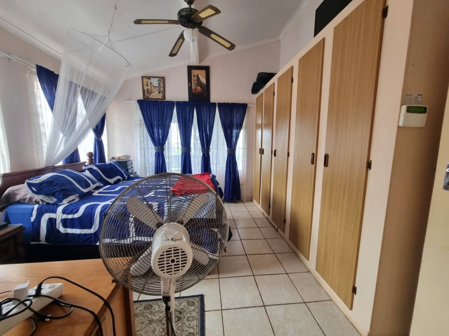 6 Bedroom Property for Sale in Southport KwaZulu-Natal