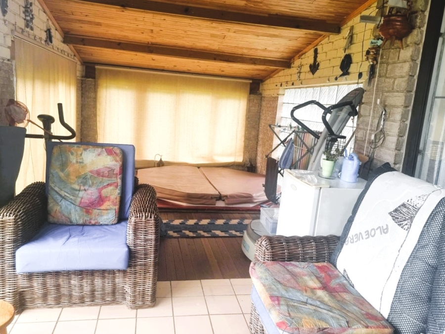 6 Bedroom Property for Sale in Southport KwaZulu-Natal