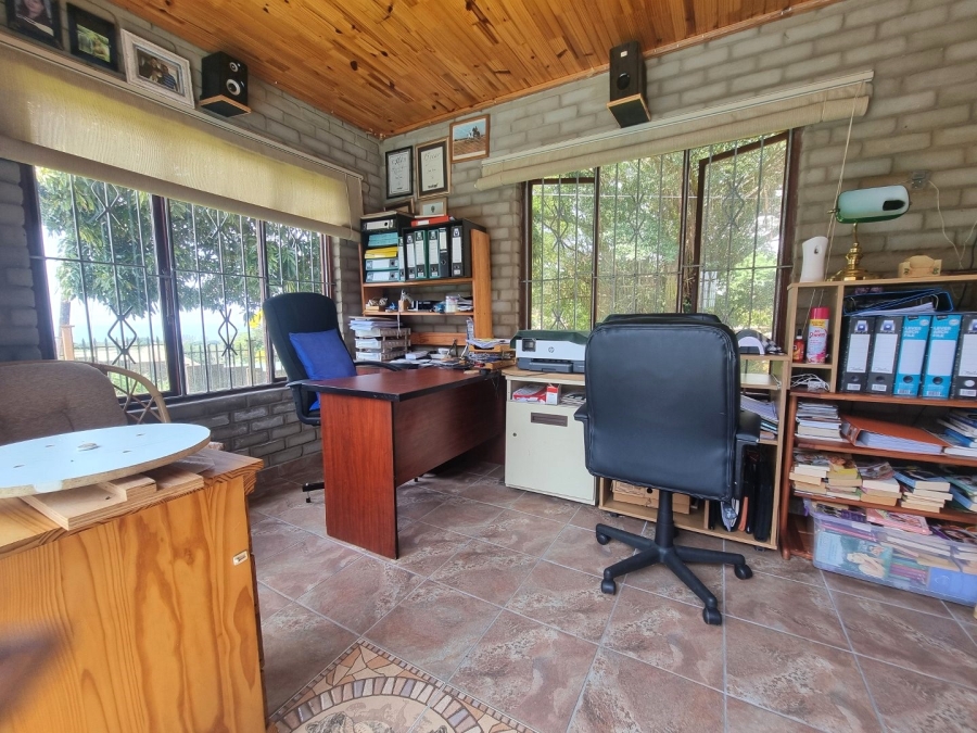 6 Bedroom Property for Sale in Southport KwaZulu-Natal