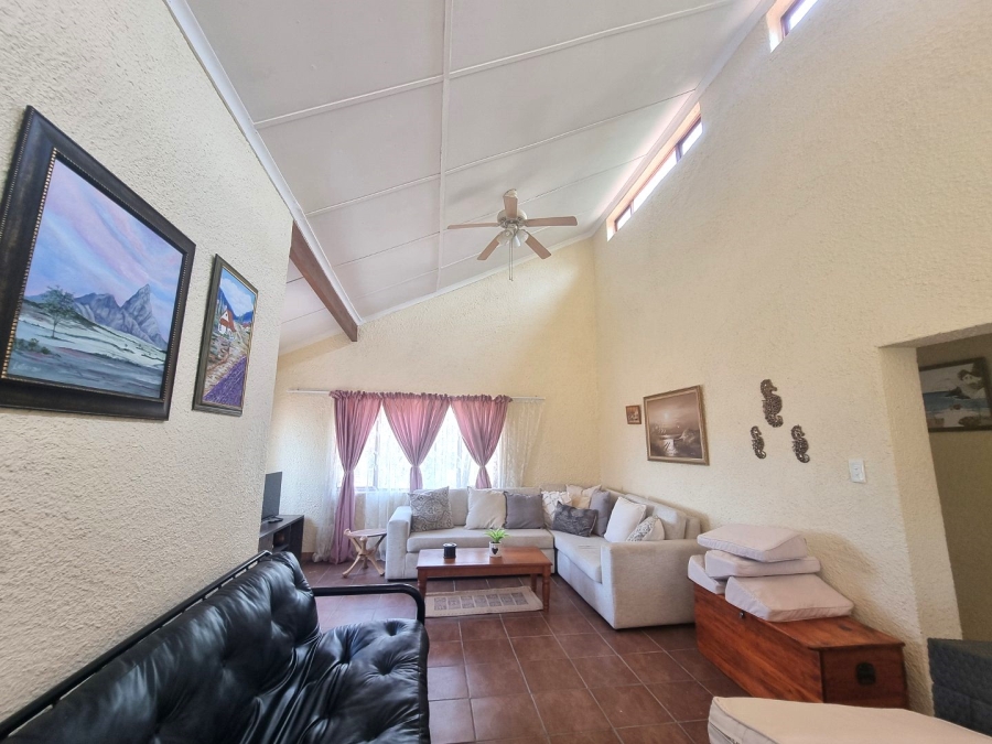 6 Bedroom Property for Sale in Southport KwaZulu-Natal