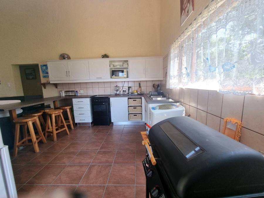 6 Bedroom Property for Sale in Southport KwaZulu-Natal