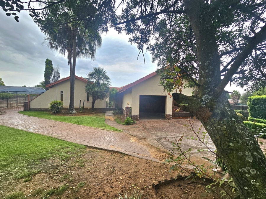 To Let 4 Bedroom Property for Rent in Pioneer Park KwaZulu-Natal