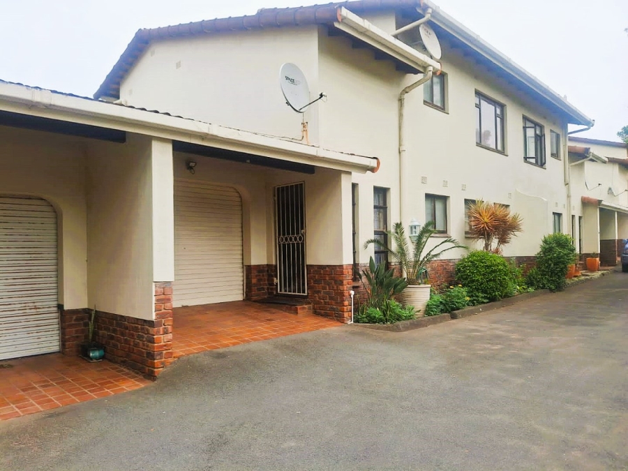 3 Bedroom Property for Sale in Umtentweni KwaZulu-Natal