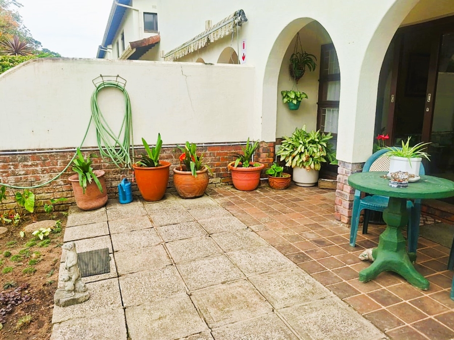 3 Bedroom Property for Sale in Umtentweni KwaZulu-Natal