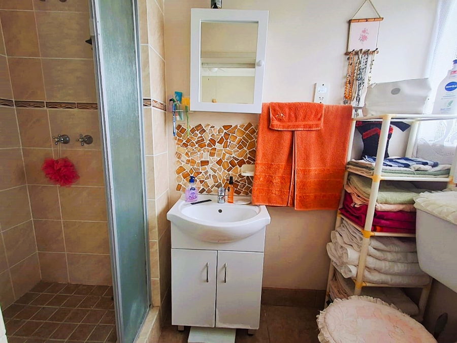 3 Bedroom Property for Sale in Umtentweni KwaZulu-Natal