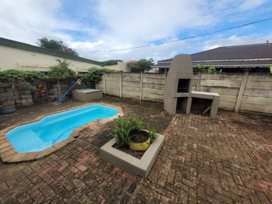 8 Bedroom Property for Sale in Sunwich Port KwaZulu-Natal