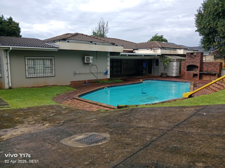 5 Bedroom Property for Sale in Chase Valley KwaZulu-Natal