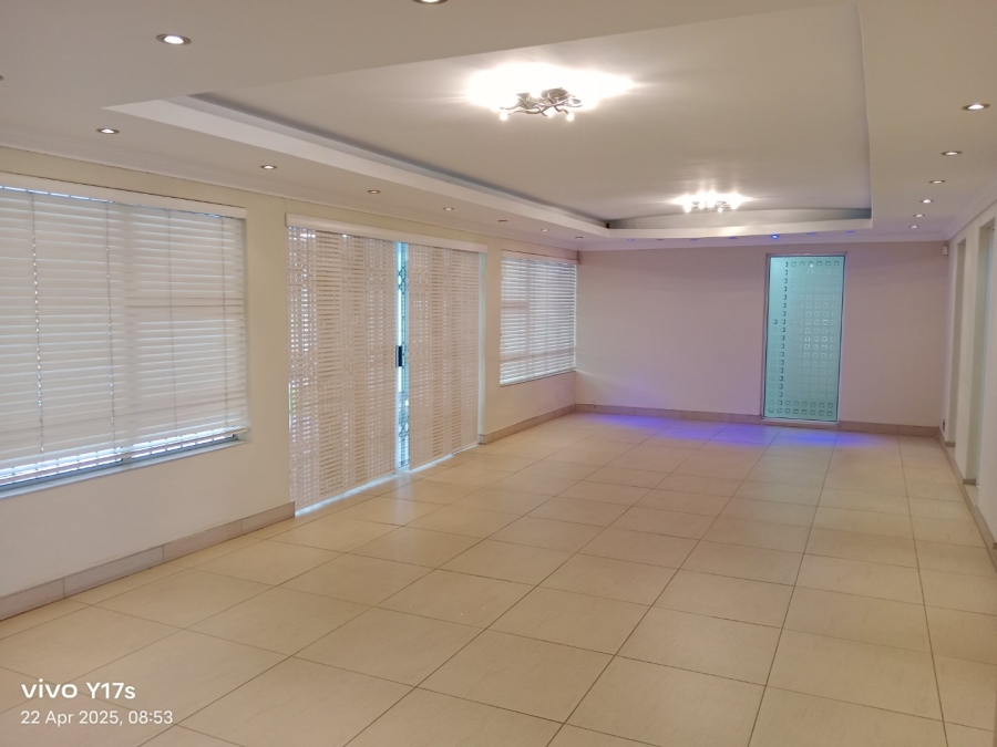 5 Bedroom Property for Sale in Chase Valley KwaZulu-Natal