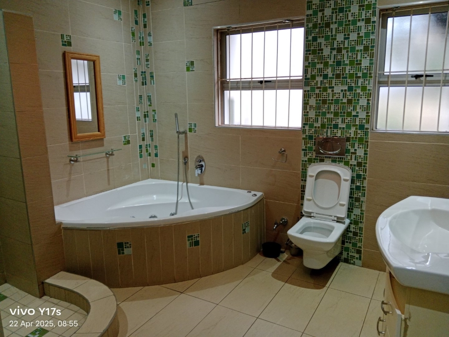5 Bedroom Property for Sale in Chase Valley KwaZulu-Natal