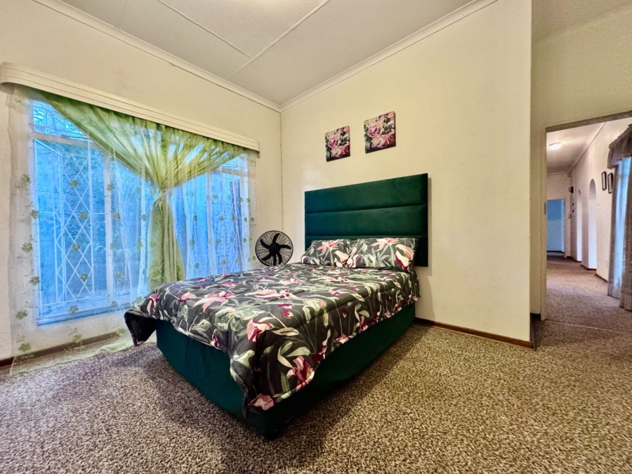 4 Bedroom Property for Sale in Huttenheights KwaZulu-Natal