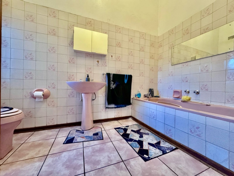 4 Bedroom Property for Sale in Huttenheights KwaZulu-Natal