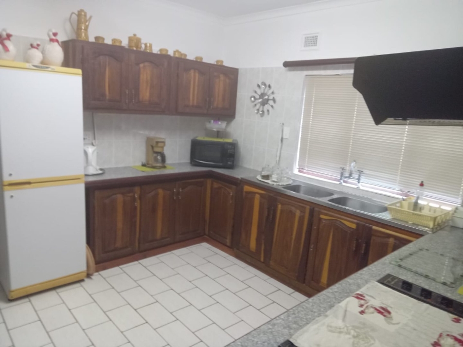 5 Bedroom Property for Sale in Margate KwaZulu-Natal