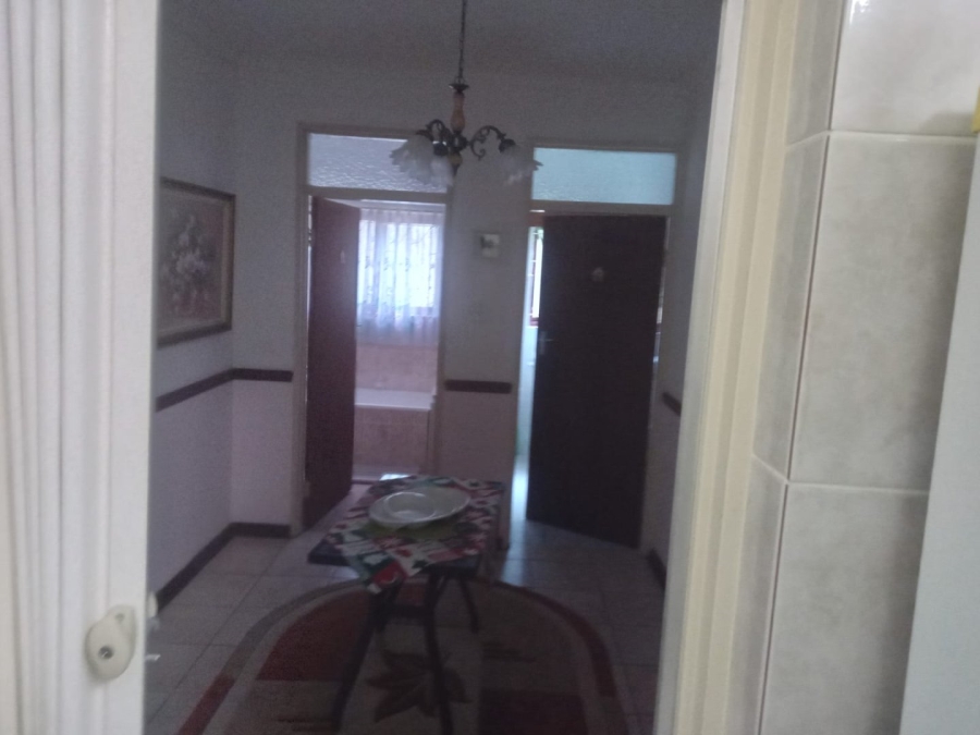 5 Bedroom Property for Sale in Margate KwaZulu-Natal