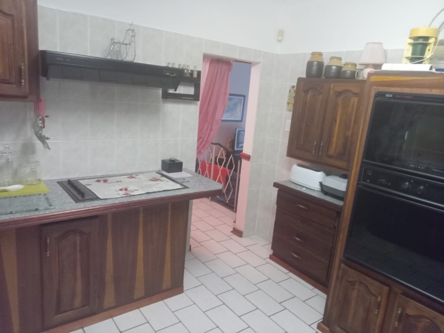 5 Bedroom Property for Sale in Margate KwaZulu-Natal