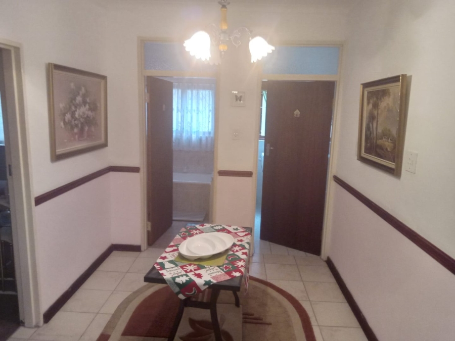 5 Bedroom Property for Sale in Margate KwaZulu-Natal