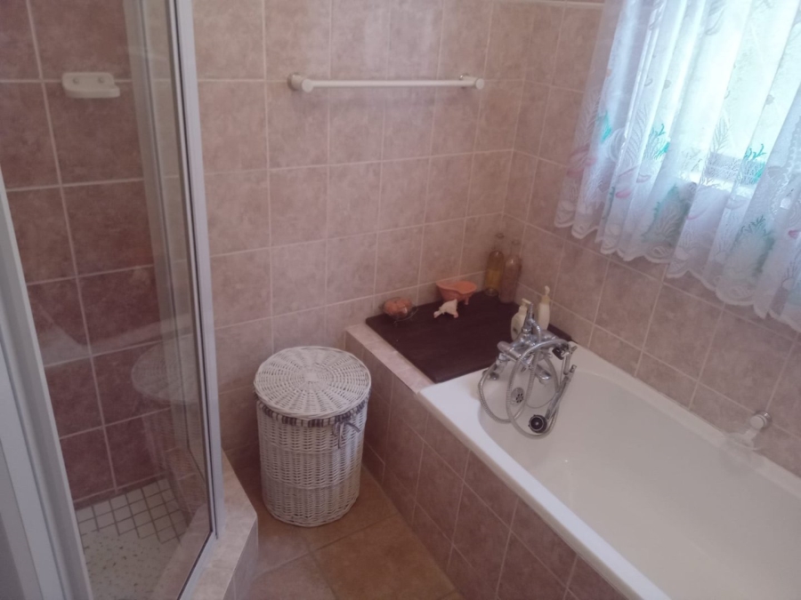 5 Bedroom Property for Sale in Margate KwaZulu-Natal