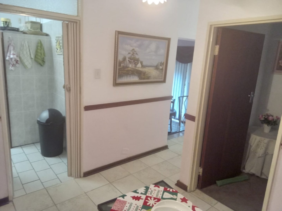 5 Bedroom Property for Sale in Margate KwaZulu-Natal