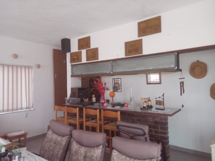 5 Bedroom Property for Sale in Margate KwaZulu-Natal