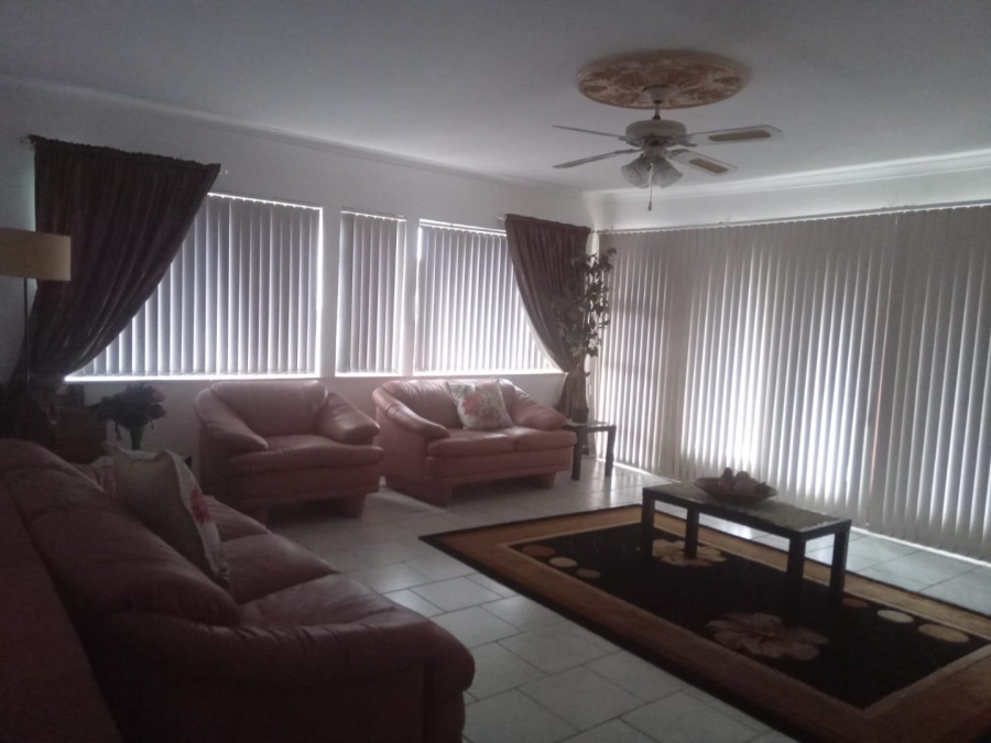 5 Bedroom Property for Sale in Margate KwaZulu-Natal