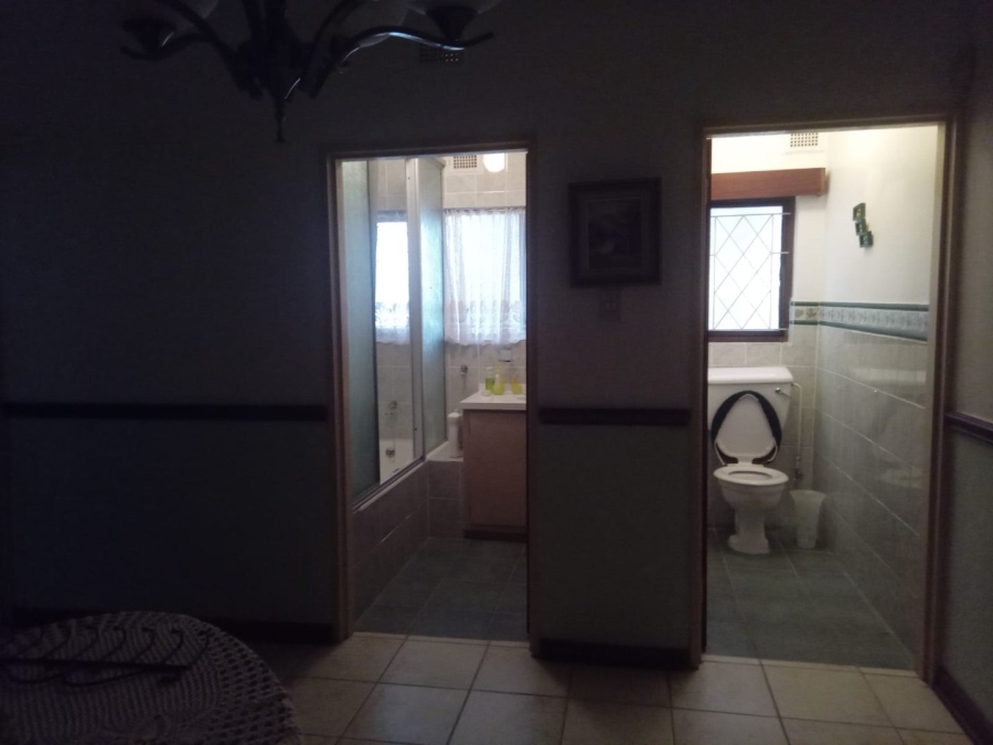 5 Bedroom Property for Sale in Margate KwaZulu-Natal